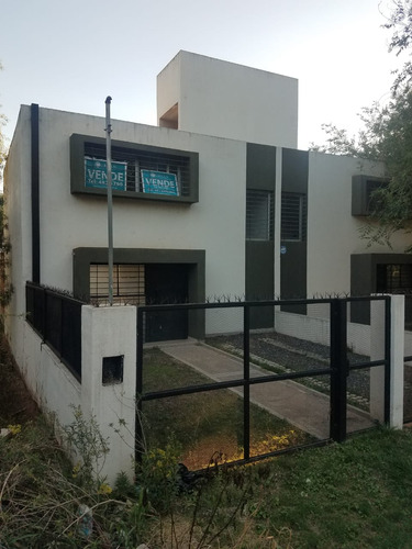 B° Villa Rivera Indarte Duplex En Venta 3 Dormitorios.