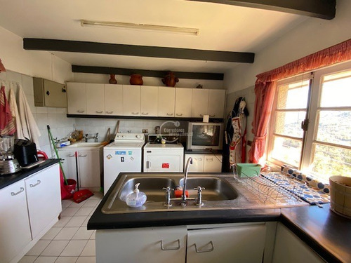 Casa En Venta De 5 Dorm. En Lo Barnechea