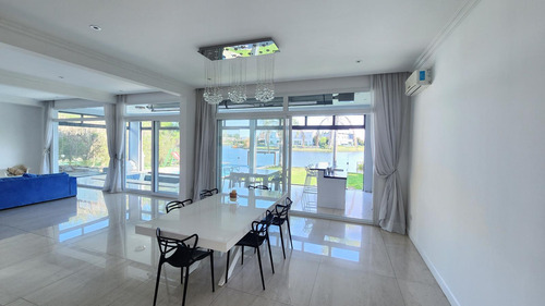 Casa En Venta Y Alquiler En Barrio Los Alisos, Nordelta