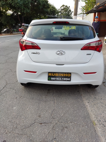 Imagem 3 de 15 de Hyundai Hb20 2015 1.0 Comfort Plus Flex 5p