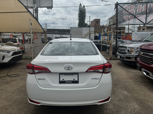 Toyota Yaris 1.5 Core Sedan Mt