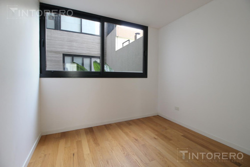 Departamento En Venta De 3 Ambientes Con Balcón En Liniers
