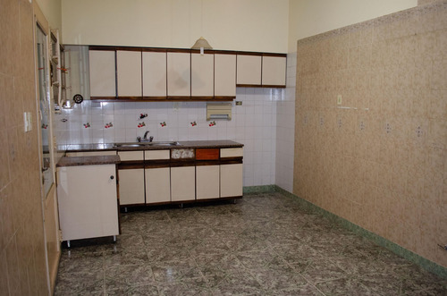 Imagen 8 de 30 de Venta Casa 4 Amb Ph Frente, Con Patio, La Tablada