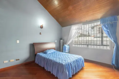 Casa En Venta En Niza 8. Cod V14654