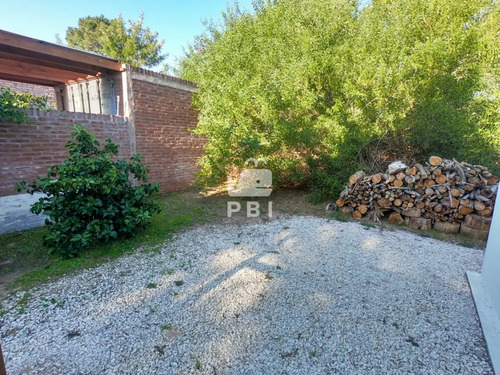 Casa 3 Dormitorios En Club Del Lago, Punta Ballena - Ref : Pbi2327