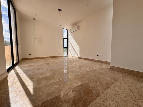 Casa En Venta De 4 Recamaras En Privada Ubicada En Xcanatun