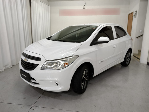 Imagem 8 de 10 de Chevrolet Onix 2015 Ls