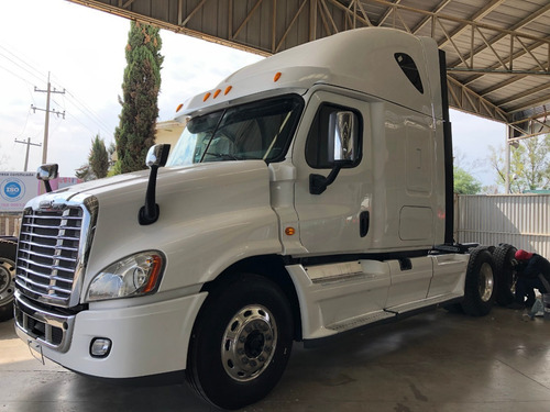 Imagen 1 de 10 de Freightliner Cascadia 2015 Nacional 3 Meses De Garantia