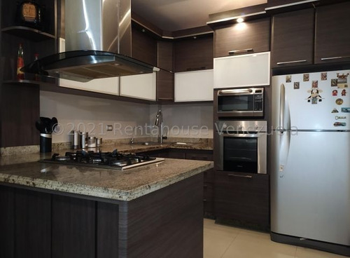 Imagen 2 de 20 de Estupendo Townhouse En Venta Urb. El Piñal El Limón 23-13132 Ejc 0424-3439046
