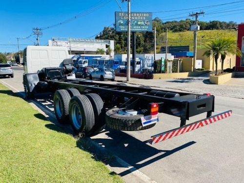 Imagem 3 de 10 de Ford Cargo F 2428