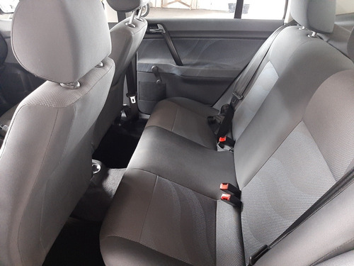 Volkswagen Polo Sedan 2009 1.6 Vht Total Flex 4p