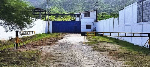 Venta Galpón Con Oficinas Y Amplio Patio De Maniobras Autopista Moron Pto Cabello Cerca De Planta Centro. Escuchamos Su Propuesta  Gg