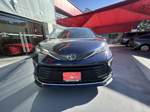 Toyota Sienna XLE PIEL