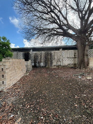 Terreno De 751.97 M2 En Venta O Renta En El Barrio De San Sebastián