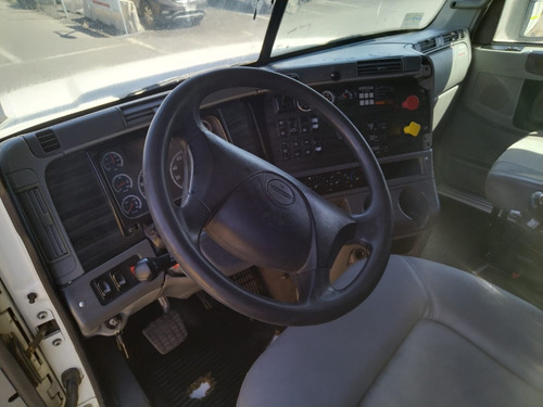 Imagen 21 de 23 de Tracto Camion Freightliner Cl 120, Año 2016, Oportunidad