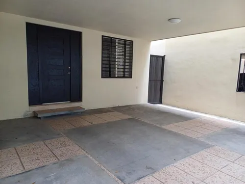Casa En Renta En Paseo De Cumbres 4 Sector, Monterrey, Nuevo León.