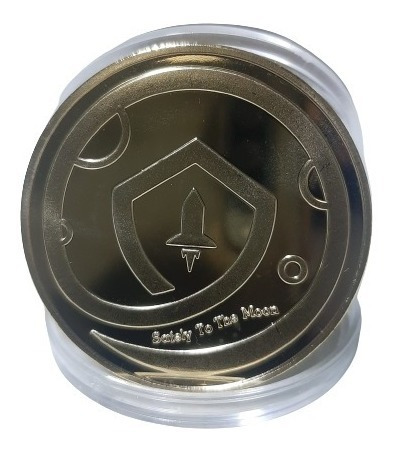 Imagen 4 de 8 de Moneda Souvenir Safemoon Cripto Dorada Fisica De Coleccion