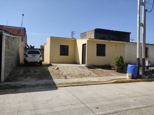 Casa En Urb Altamira Municipio San Joaquin   Plc-987