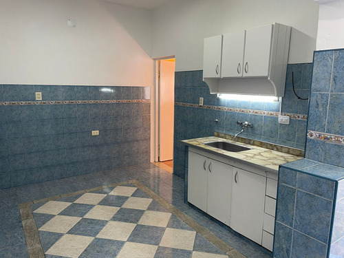 Imagen 3 de 14 de Alquiler Casa Tipo Ph 4 Ambientes En La Tablada Con Patio Sin Expensas