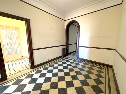Venta Depto Semipiso 4 Amb C/dependencia - Flores