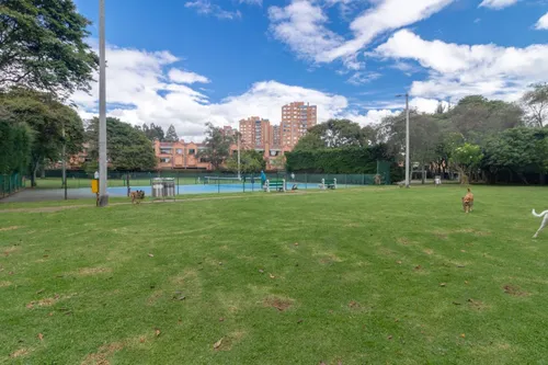 Casa En Venta En Gratamira. Cod V14097