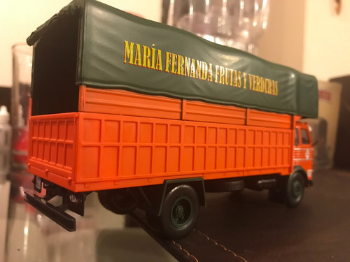 Miniatura Camión Pegaso Comet 1090. Frutas Ixo 1/43