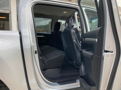 Imagen 7 de 15 de Toyota Hilux D/cabina 2.8 Tdi Sr 4x4 0km My2023 Disponible