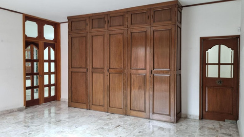 Residencia De Alta Plusvalía En El Corazón De Querétaro Con Uso De Suelo Mixto Inversión Garantiz...