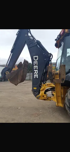 John Deere 310l,4x4 Cabinada Con Línea Húmeda