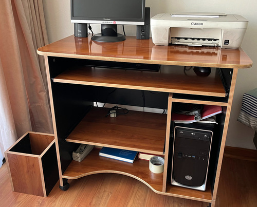 Mesa Para Computador Y Basurero (Usado)