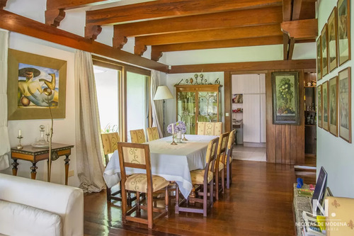Espectacular Casa En Ubicacion Privilegiada Al Lado Del Club Del Golf