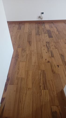 Instalação E Venda De Piso Pronto,forro,painel Ripado,deck.