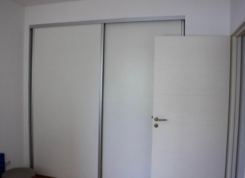 Excelente Departamento De Tres Ambientes Con Cochera Cubierta A La Venta En Parque Chacabuco