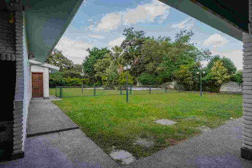 Casa En Venta Cinco Dormitorios Con Terreno 1680m2