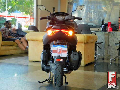 Imagem 3 de 10 de Yamaha Nmax 160
