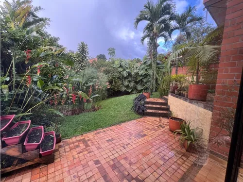 Venta Casa Los Balsos 250 Mts2 Admon $780.000