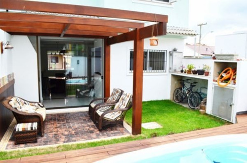 Casa Em Hípica Com 3 Dormitórios - Mi9268