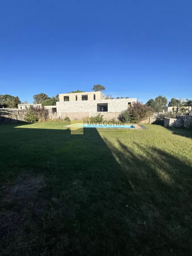 Alquiler Anual Y Venta Hermosa Casa En Barrio Privado La Residence
