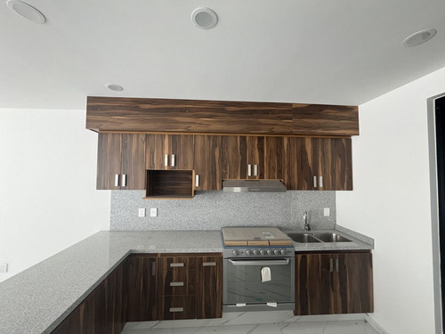 Casa Nueva En Renta En Coto Albazur En Santa Anita, Tlajomulco De Zuñiga.