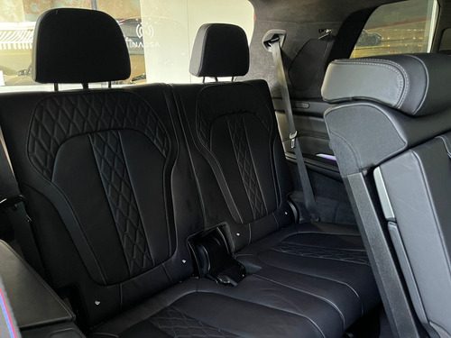 BMW X7 4.4 V8 M50I