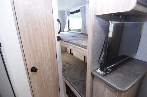 Winnebago 2306bhs Y@w7