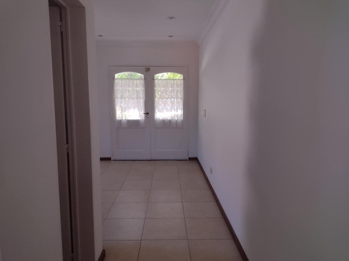 Imagen 18 de 30 de Excelente Casa A La Venta De 4 Ambientes. Barrio Los Sauces. Pilar