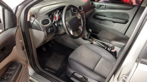 Imagem 8 de 10 de Ford Focus