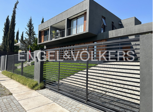 Casa Moderna Tipo Loft, No Perimetral Construcción Sólida