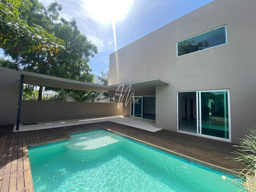 Imagen 2 de 30 de Casa En Venta En Cancun Residencial Villas Lagoon, El Table