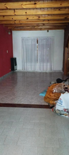 Casa En Venta - 3 Dormitorios 1 Baño - Cochera - 540mts2 - Bahia Blanca