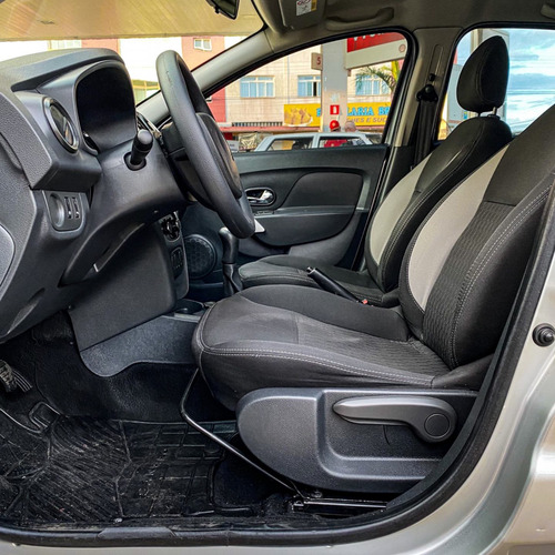 Imagem 11 de 15 de Renault Sandero Expression 1.6 Prata 2019