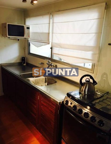Imagen 8 de 12 de Apartamento En Playa Mansa Alquiler