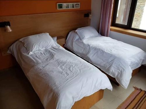 Imagen 10 de 17 de Departamento Alquiler Temporario De Categoria En San Martin De Los Andes. Cochera Cubierta Y Ascensor, Ubicado A 1 Cuadra De Plaza Sarmiento Y 4 De Plaza San Martin. Ropa Blanca. Totalmente Equipado