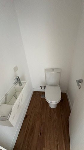 Departamento De Cuatro Ambientes En Venta En Vista Belgrano